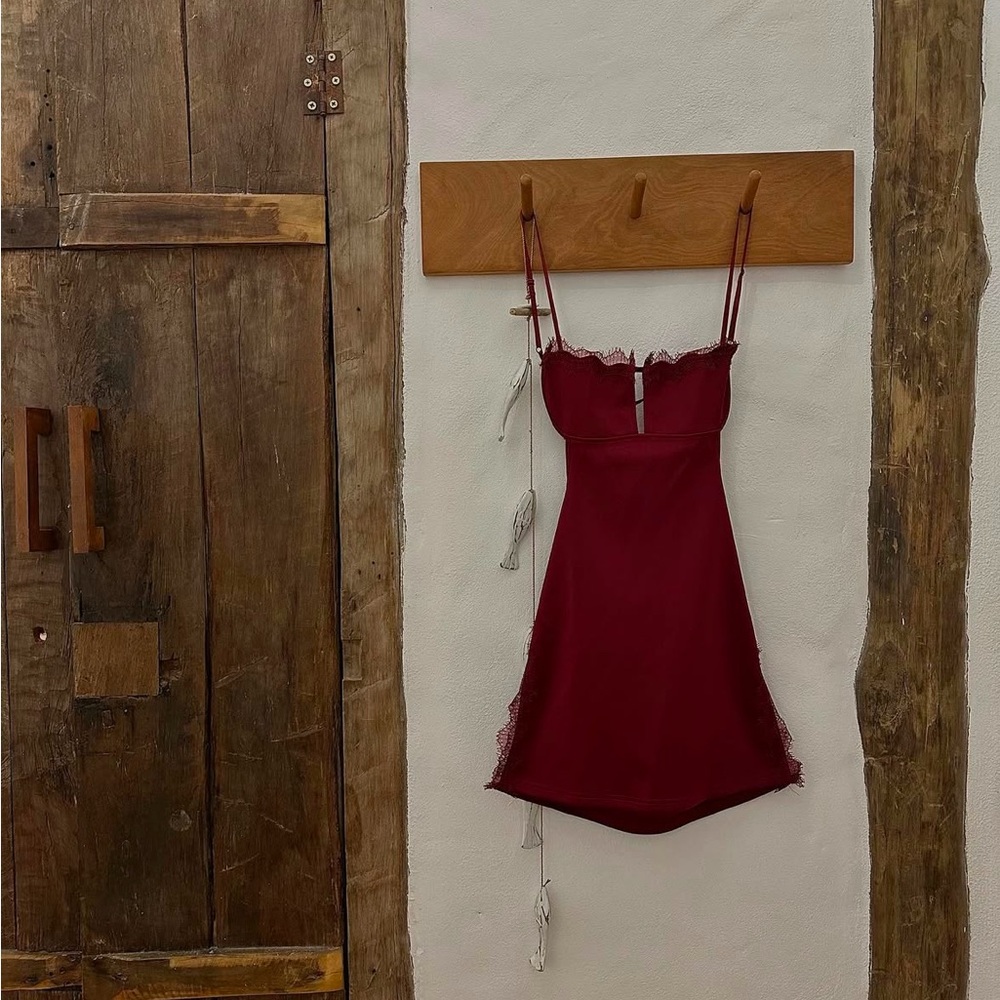 Red Dress - Picture 2 of 3